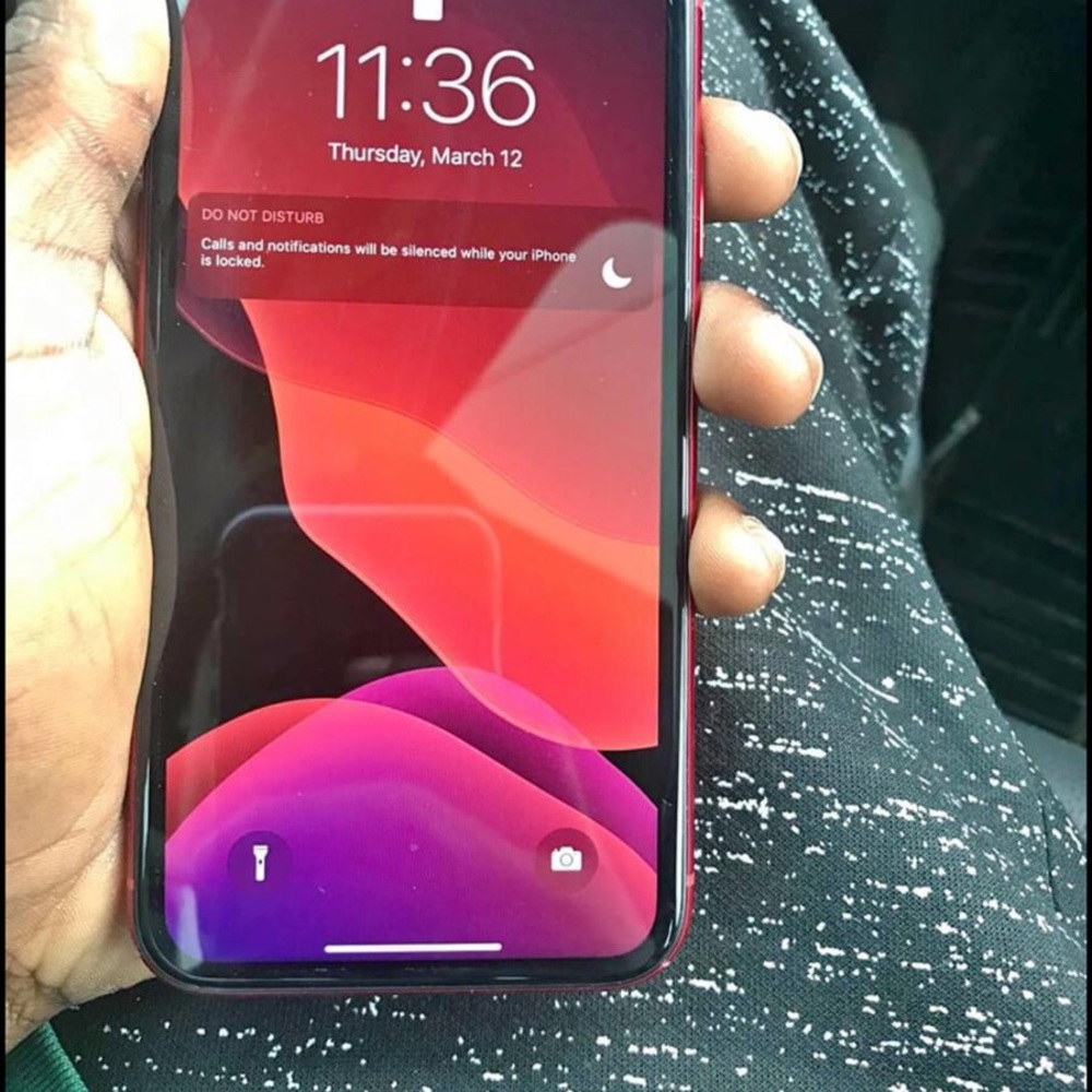 Red iPhone XR - Picture 3 of 3